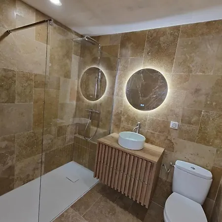 Beautiful 2 Bedrooms In Old *